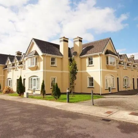 10 Village Killarney